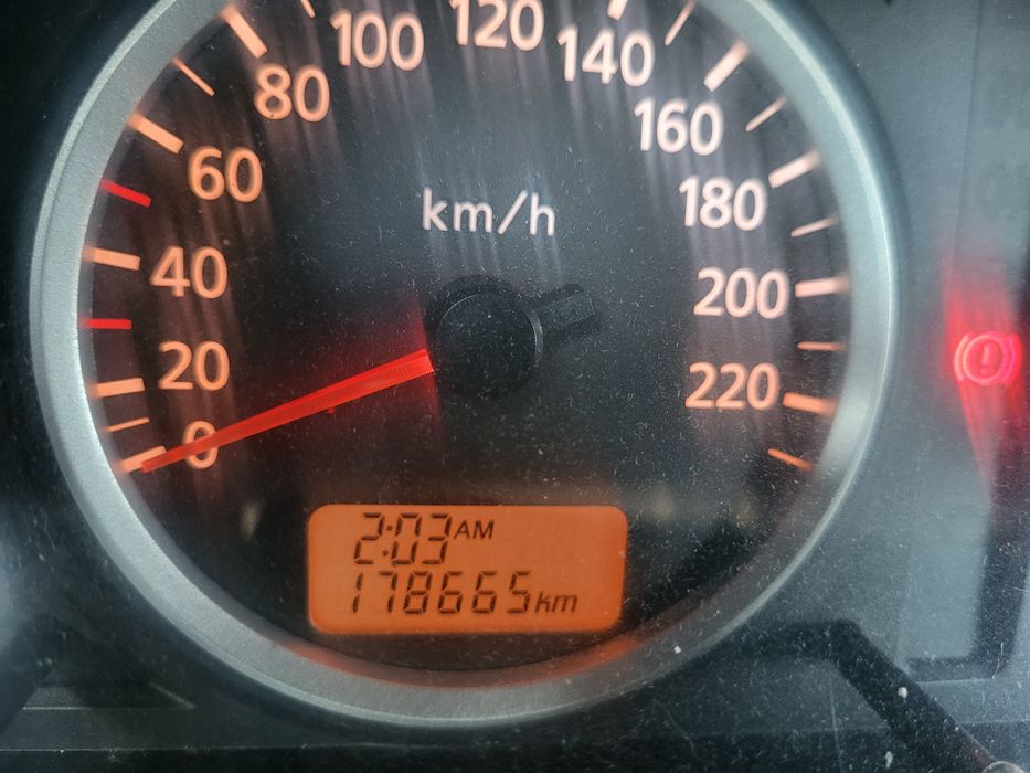 Nisan  Almera 2005rok