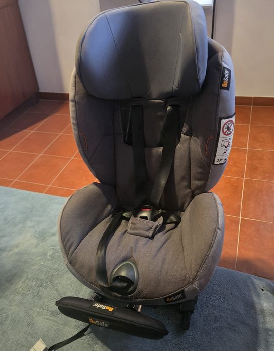 Cadeira Auto BeSafe iZi Modular i-Size (61-105 cm / até 18kg) + Base ISOFIX