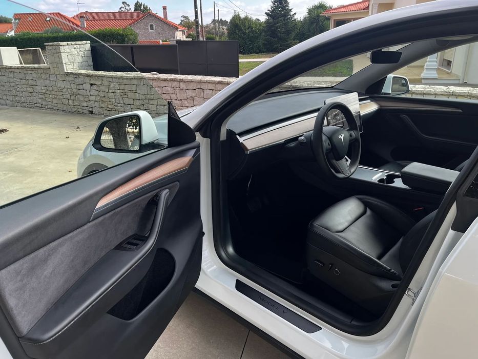 Tesla Model Y Long Range Dual Motor AWD