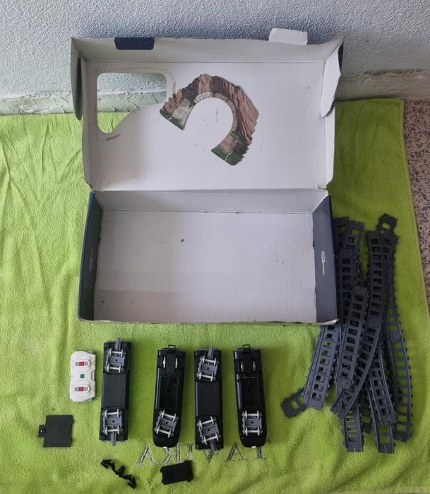 Pista de Comboios para peças não esta Completa