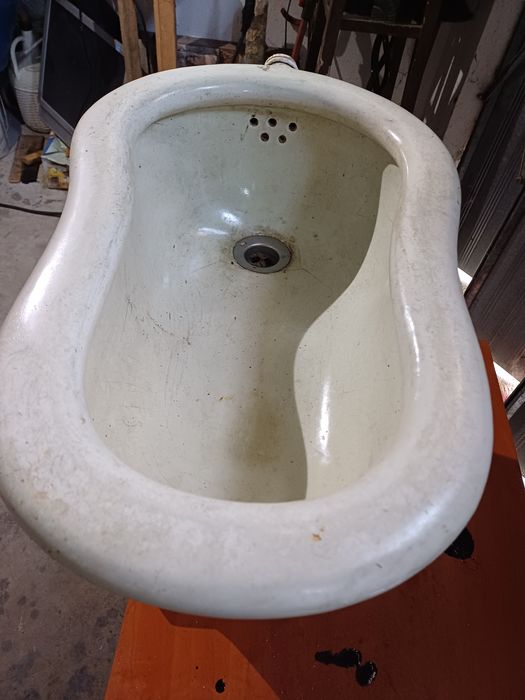 Bidé antigo Sacavem