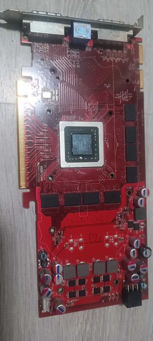 GTX 560TI на 2 Гіга, HD 4850 на 512 Метрів