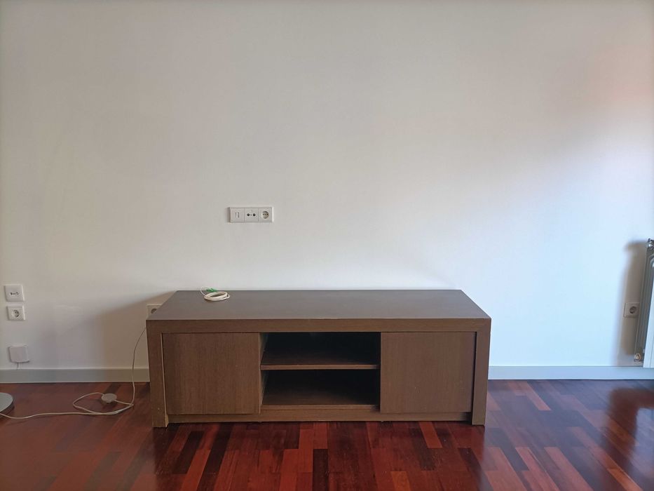 Móvel para tv 150 cm robusto em carvalho wengue