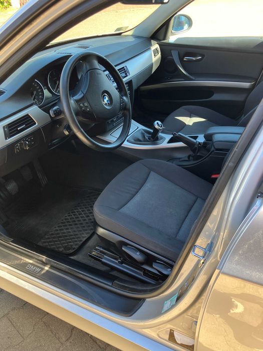 BMW E 90 318d 2008r