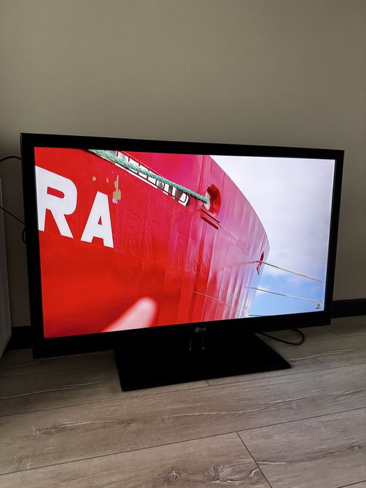 Телевізор LG 42LV355C