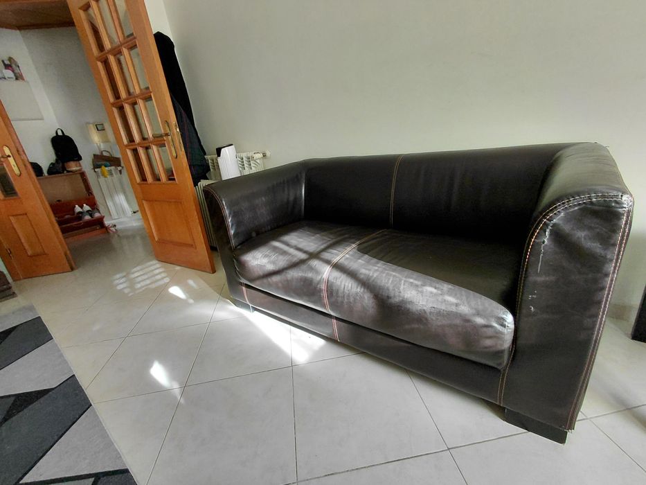 Sofa de dois lugares