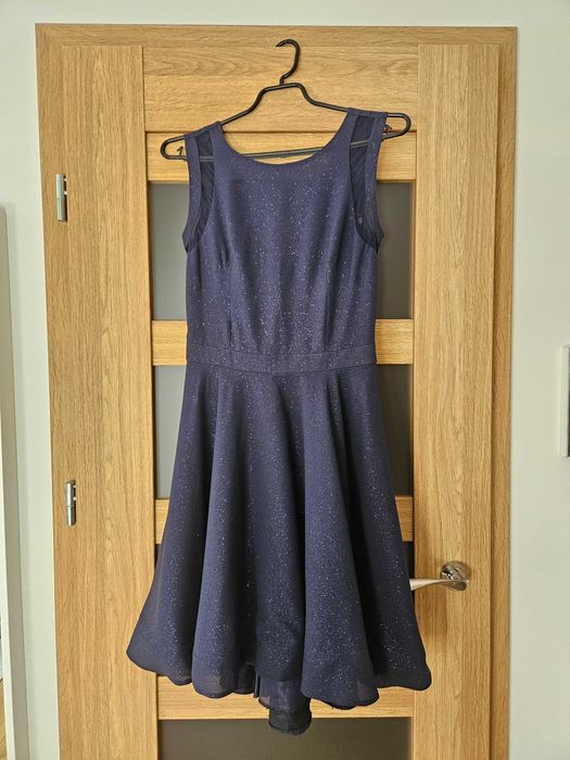 Granatowa elegancka sukienka na połowinki/studniówkę/bal Manifesto XS
