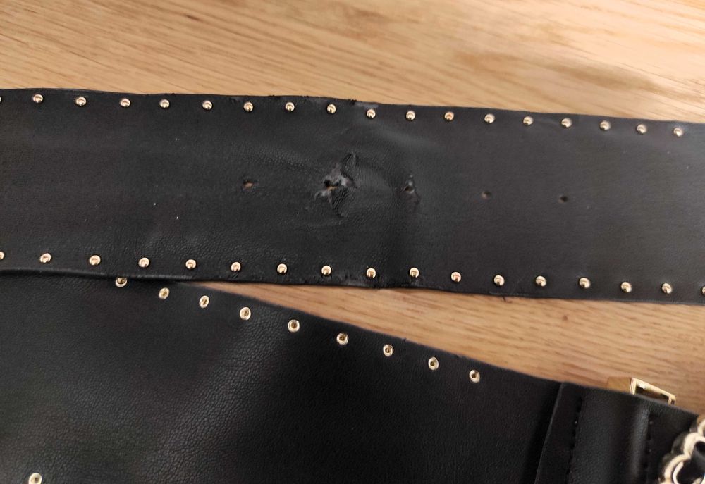 Pasek Guess szeroki 6 cm rozmiar S czarny ćwieki złoto pas taliowy