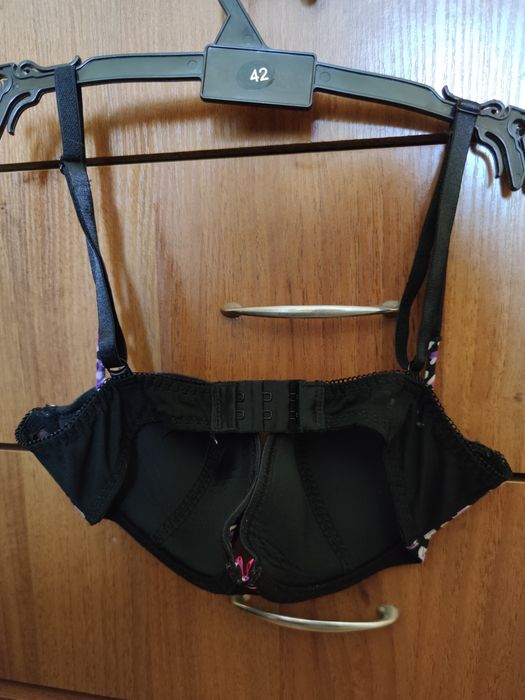 Бюстгалтер чорний 70C