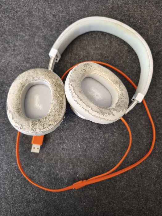 Fones de ouvido sem fios JBL brancos (usados)