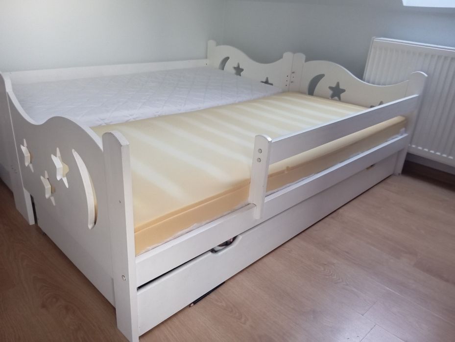 Białe lóżko dziecięce z szufladą 180cm