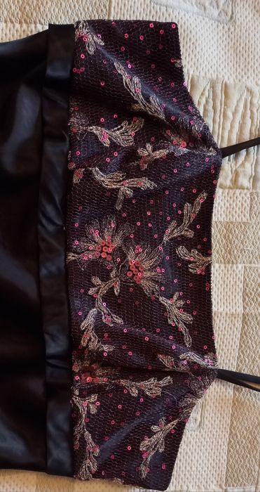 Vestido de cerimónia preto comprido usado c/ bolero rosa fushia,