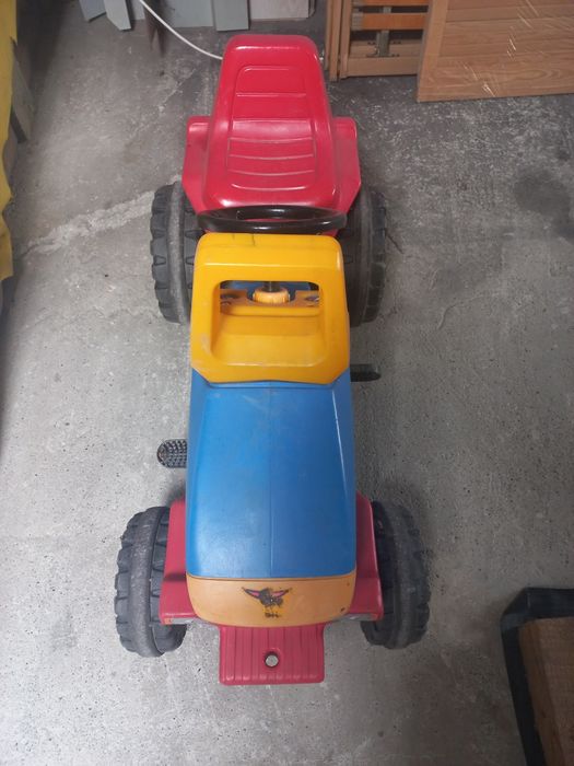 Traktor na pedała dziecięcy. Sprawny technicznie,.
