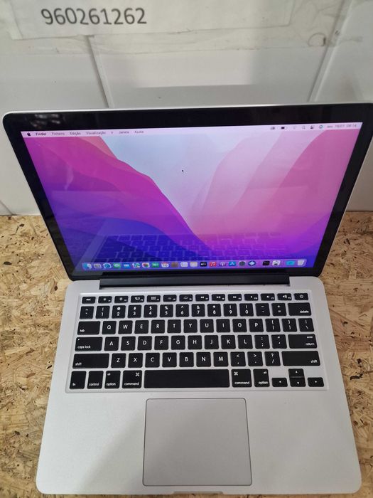 MacBook Pro 2015 com vários programas)