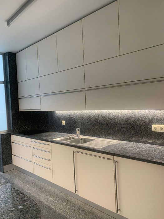 To Rent Premium Renovated 4+1 Bedrooms- Alameda das Antas – Porto