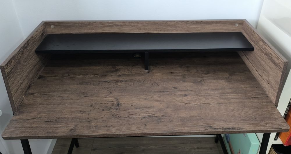 Secretaria ótimo estado