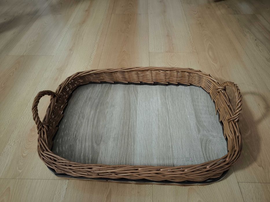 Wiklinowa taca na pieczywo