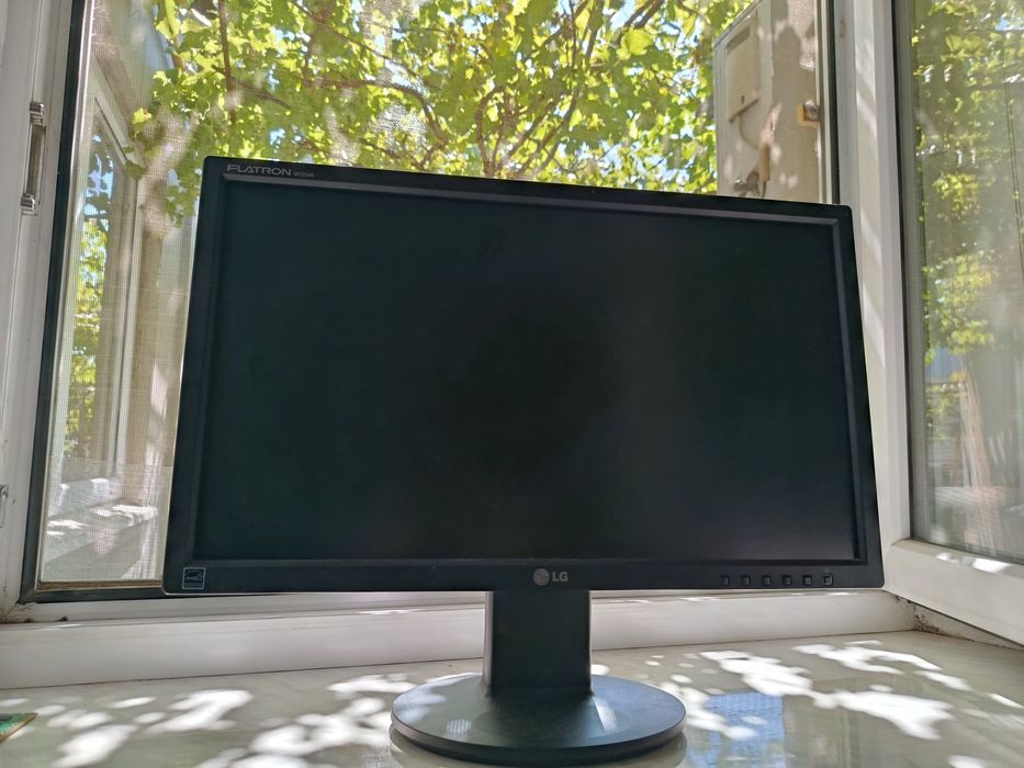 монитор 20 дюйма 75 гц LG Flatron W2046S