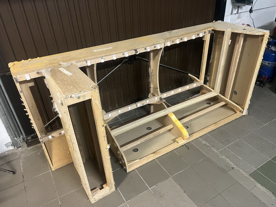 Drewno na " kurnik", "gołebnik" lub  na opał... Za  darmo !!!