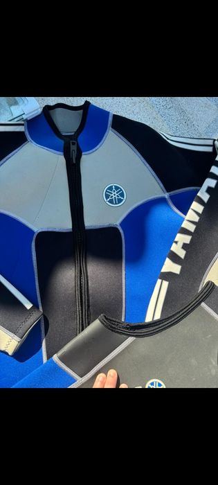 Fato de mota de água novo