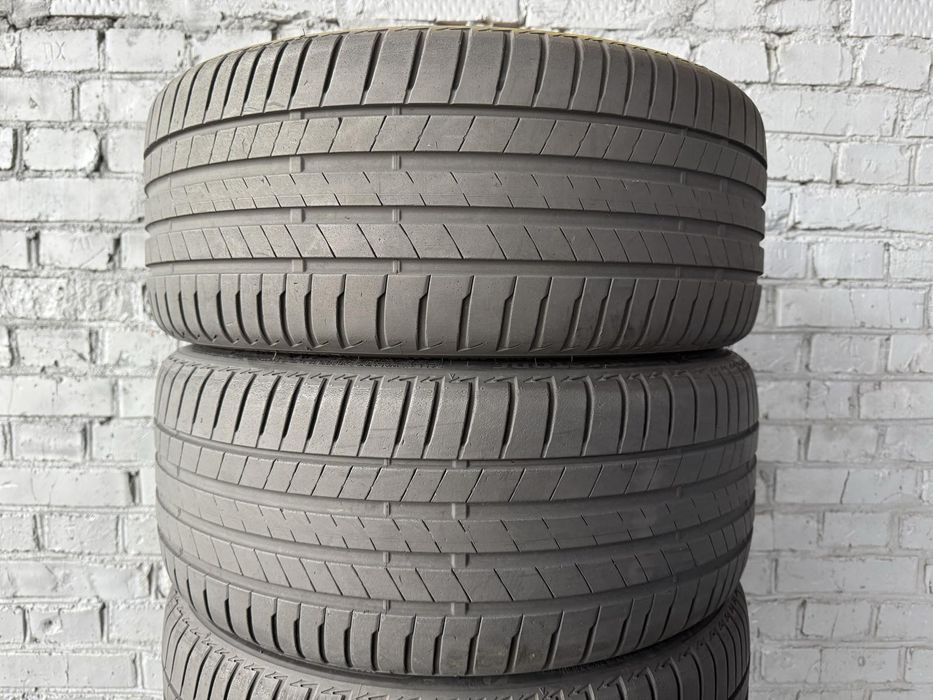 Літні шини Bridgestone 225/40 R18