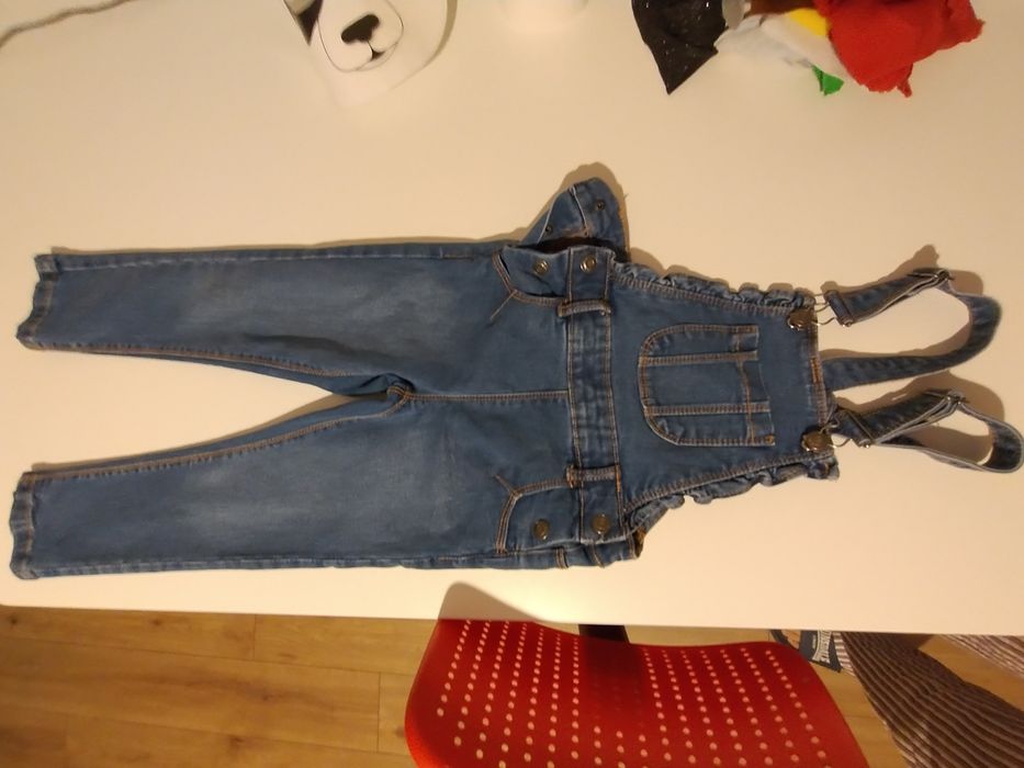 Ogrodniczki, jeansy r116 jak nowe