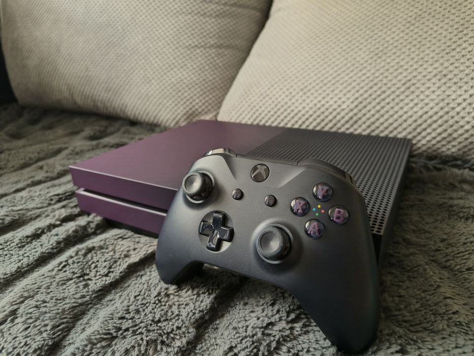 Xbox One S 1TB  - Fortnite Edition