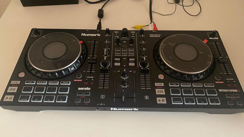 Numark Mixtrack Platinum Fx