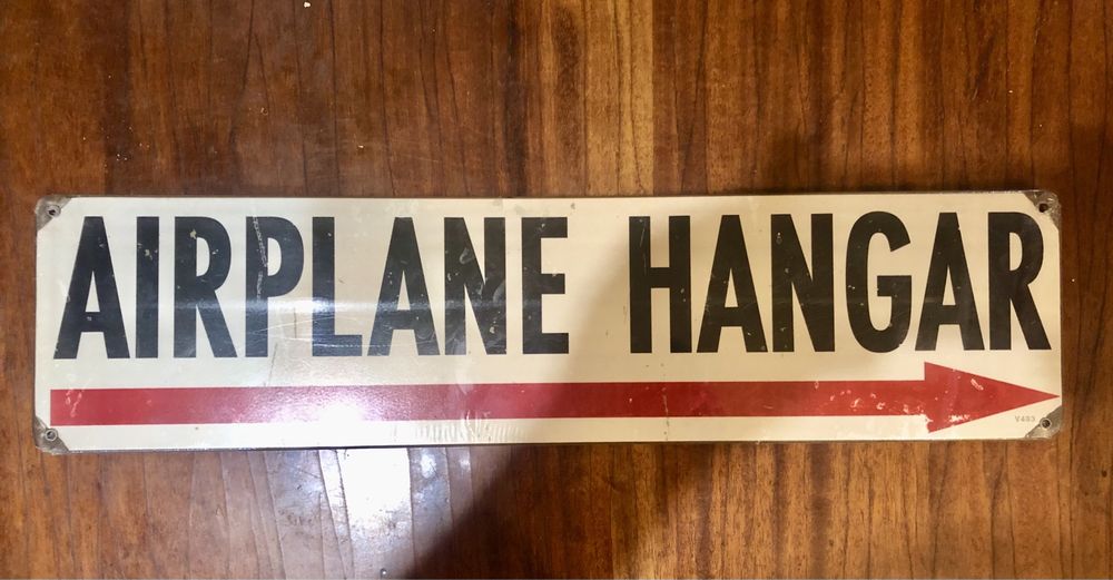 Знак авіаційний Airplane Hangar металевий 50 *12 см