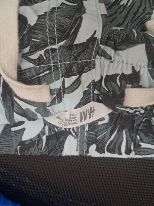 Krótkie spodenki dziecięce H&M plus kapielowki  98 104cm  4 pary