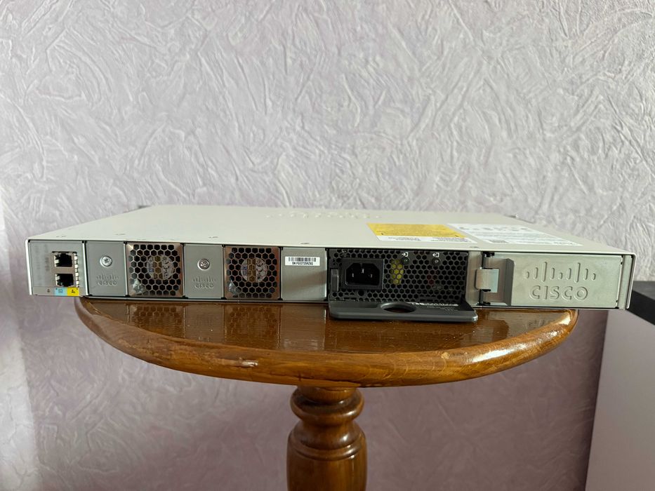 Коммутатор Cisco C9200L-24T-4G-A нал/безнал