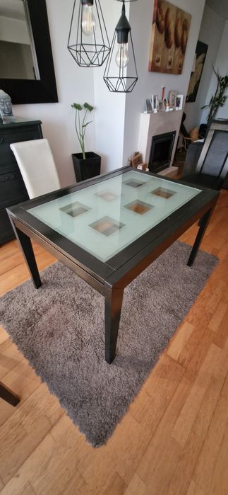 Mesa de sala extensivel com tampo em vidro