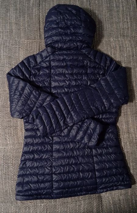 Жіночий пуховик куртка Quechua Veste Trek 900. Розмір М