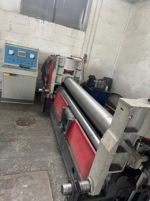 Walcarka hydrauliczna 3 – rolkowa MTPS 8 x 2000 zwijarka