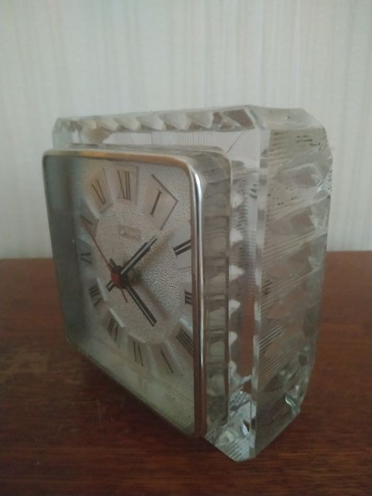 Годинник настільний електронно-механічний