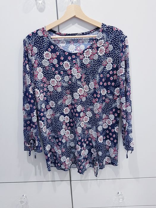 Damska kwiecista bluzeczka w dużym rozmiarze