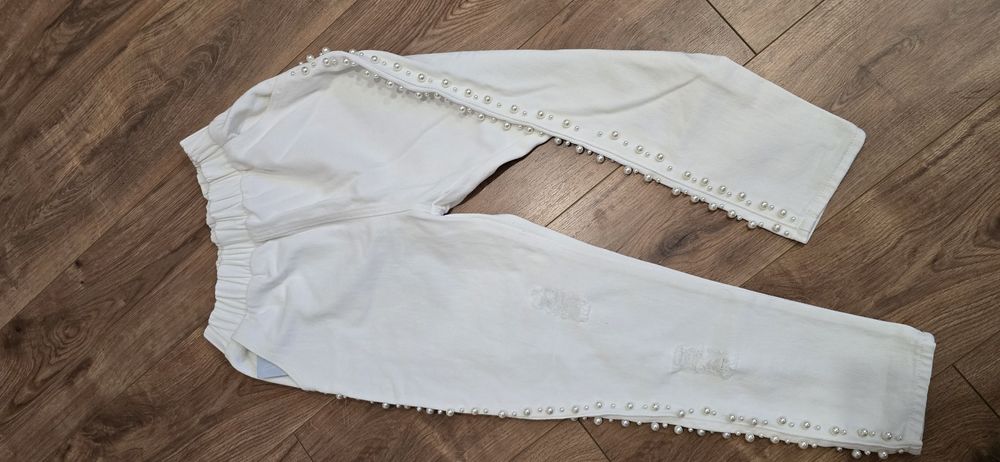 Укорочені  білі штани на S