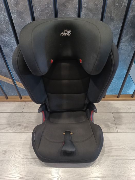 Fotelik samochodowy Britax Römer Kidfix III M ISOFIX 15–36 kg – stan bardzo dobry