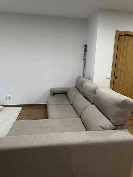 Sofá com Chaise Longue+ Baú de Arrumação+ 2 Puffs