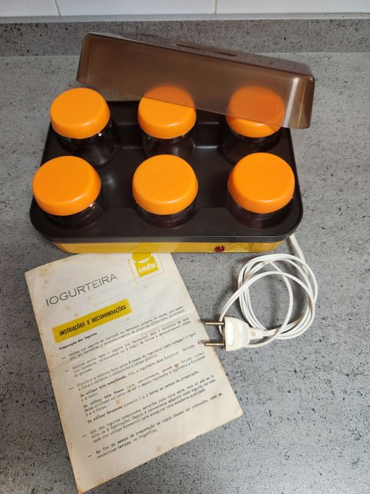Iogurteira antiga, como nova.