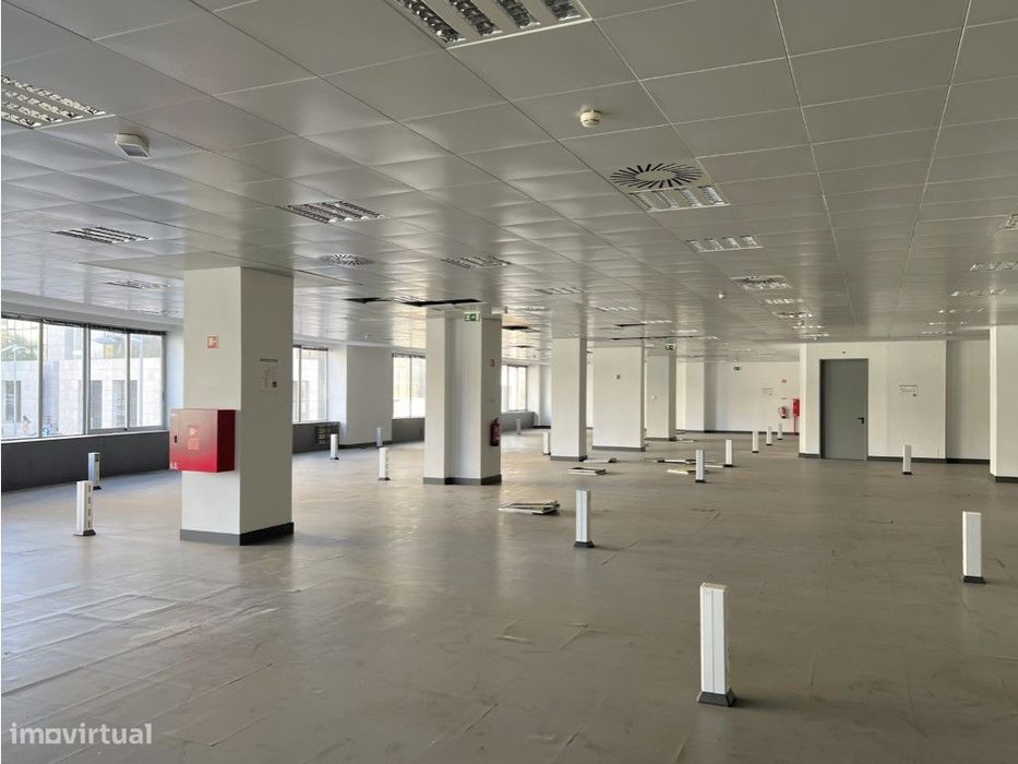 Office for rent in Sete Rios with 848 m2