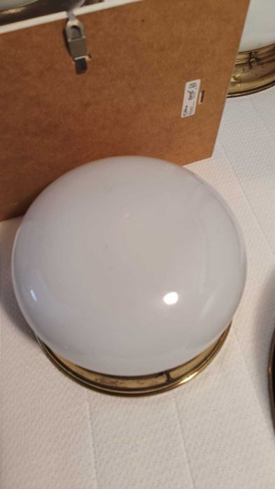 Aplique tecto vidro opalino e latão