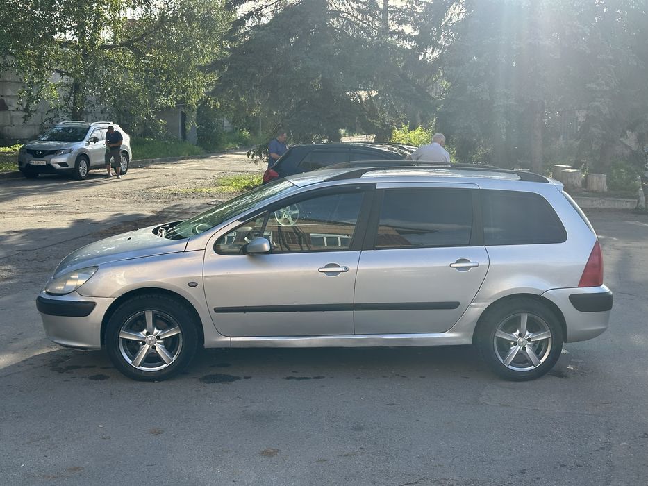 Peugeot 307 sw 2 литра бензин