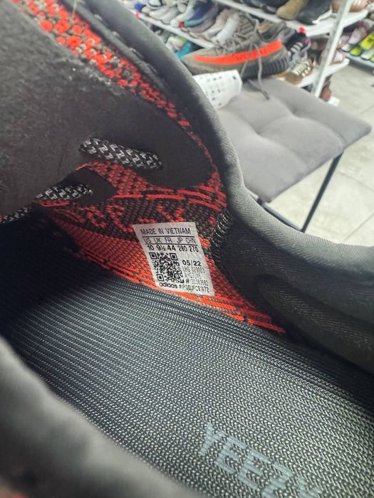 ОРИГІНАЛ 100% Кросівки Adidas Yeezy Boost 350 V2 Carbon Beliga Hq7045