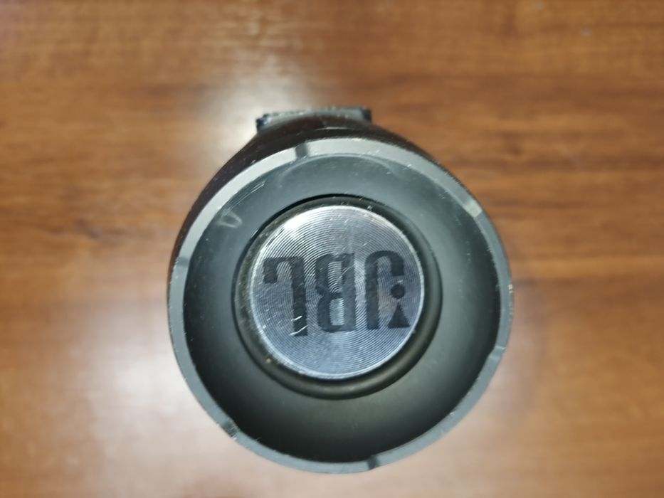 Спортивний годинник GA-100 та портативна Bluetooth колонка.