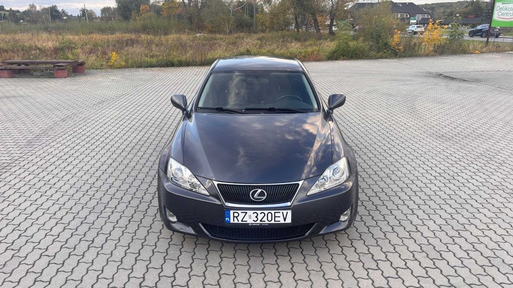 LEXUS IS250 benzyna 2.5L 208km