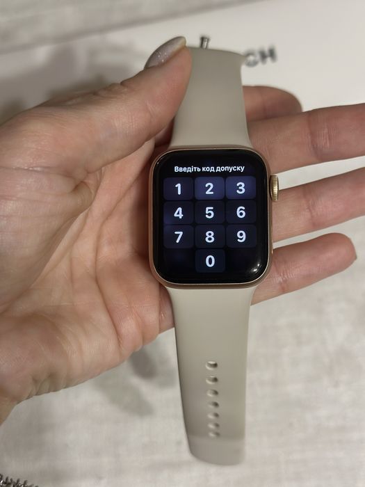 Продам Apple Watch se 40mm