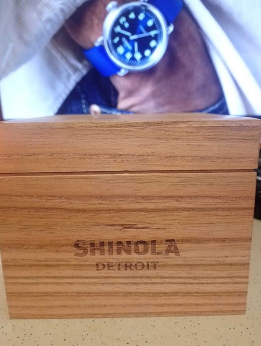 Годинник Shinola / Часы Shinola