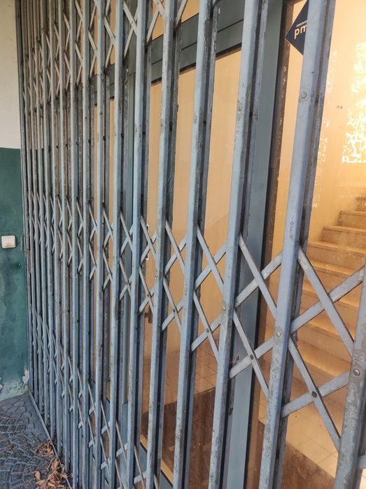 Grade de proteção tipo concertina para entrada