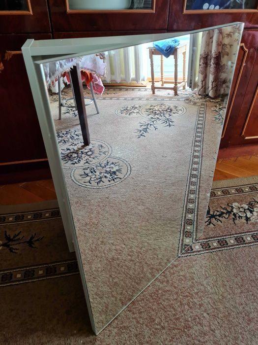 Дзеркало в ванну кімнату